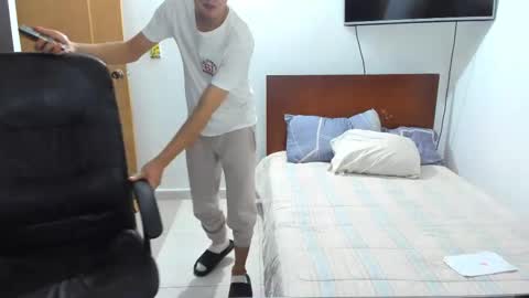 Kenji online show from November 2025 01:17:01 AM