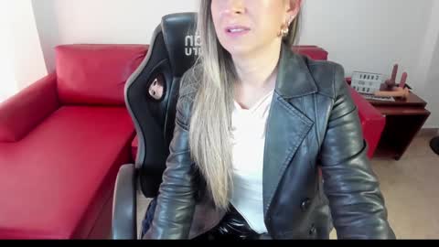 Snapshot of chanel_gold chatting on January 2025 03:46:01 PM online show from January 2025 03:46:01 PM