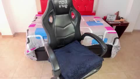 Snapshot of chanel_gold chatting on February 2025 06:58:02 PM online show from February 2025 06:58:02 PM