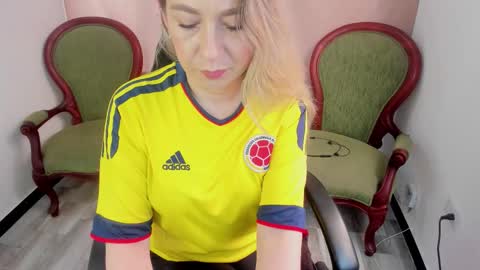 Snapshot of chanel_gold chatting on October 2025 05:47:01 PM online show from October 2025 05:47:01 PM