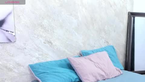    online show from December 2025 04:06:01 AM