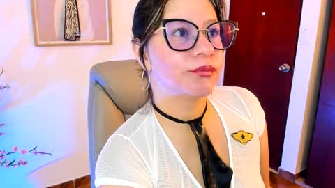 Snapshot of chanell_taylor_ chatting on November 2025 12:48:02 PM chanell online show from November 2025 12:48:02 PM