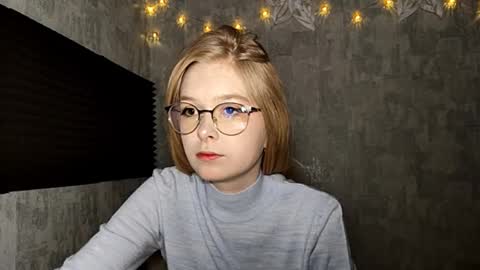 Lia online show from December 2025 07:06:01 AM