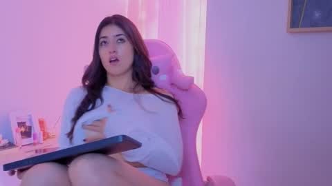 Chanell online show from November 2025 07:48:02 PM