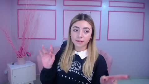 Snapshot of channel_blonde_a chatting on December 2024 04:49:01 PM channel_blonde_a online show from December 2024 04:49:01 PM