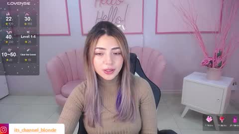 Snapshot of channel_blonde_a chatting on January 2025 04:32:02 PM channel_blonde_a online show from January 2025 04:32:02 PM