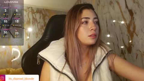 Snapshot of channel_blonde_a chatting on January 2025 08:10:01 PM channel_blonde_a online show from January 2025 08:10:01 PM