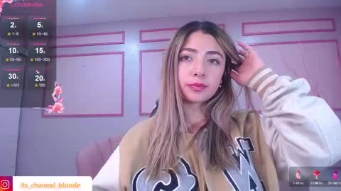 Snapshot of channel_blonde_a chatting on January 2025 07:32:01 PM channel_blonde_a online show from January 2025 07:32:01 PM