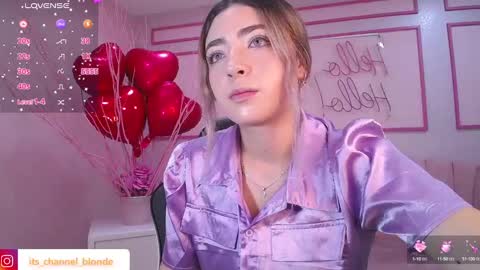 Snapshot of channel_blonde_a chatting on February 2025 04:59:01 PM channel_blonde_a online show from February 2025 04:59:01 PM