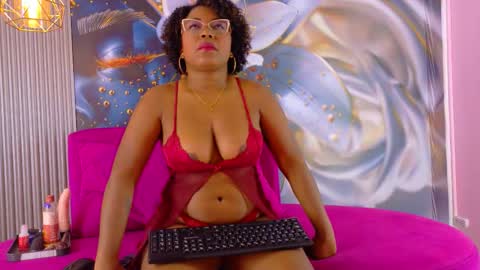 Snapshot of channelcroix chatting on November 2025 08:02:02 PM channelcroix online show from November 2025 08:02:02 PM