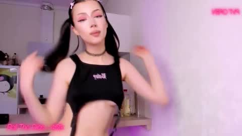 Holly online show from December 2025 10:55:02 AM