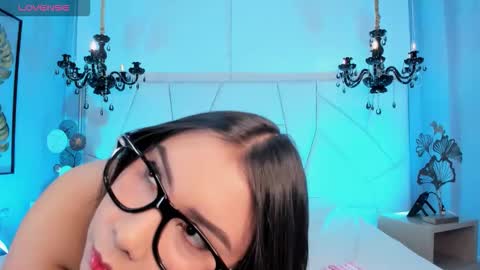 Channey online show from November 2025 03:01:01 AM