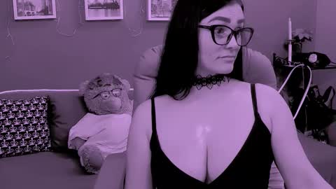 Snapshot of chantallovely chatting on March 2026 03:06:02 PM The Queen online show from March 2026 03:06:02 PM