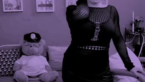 Snapshot of chantallovely chatting on March 2026 03:18:01 PM The Queen online show from March 2026 03:18:01 PM