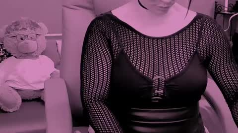 Snapshot of chantallovely chatting on March 2026 11:21:01 AM The Queen online show from March 2026 11:21:01 AM