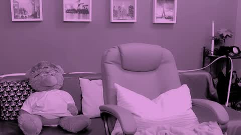 Snapshot of chantallovely chatting on April 2026 01:34:01 PM The Queen online show from April 2026 01:34:01 PM