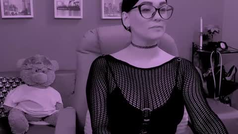 Snapshot of chantallovely chatting on April 2026 06:43:02 AM The Queen online show from April 2026 06:43:02 AM