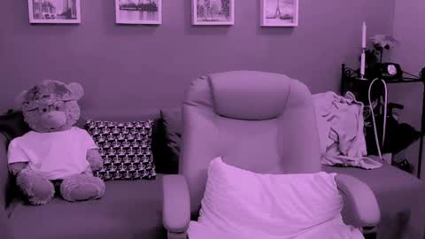 Snapshot of chantallovely chatting on April 2026 07:55:01 AM The Queen online show from April 2026 07:55:01 AM