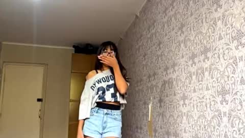 Snapshot of chantaycefalo chatting on October 2025 08:58:02 AM Ayano online show from October 2025 08:58:02 AM