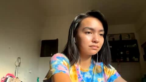 Snapshot of charamaracle chatting on April 2026 08:20:01 AM Elly online show from April 2026 08:20:01 AM