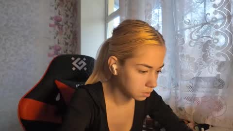 Snapshot of charleneschonert chatting on November 2025 07:41:02 AM Nancy online show from November 2025 07:41:02 AM