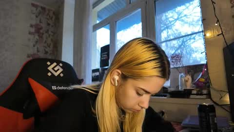 Nancy online show from December 2025 07:14:02 AM