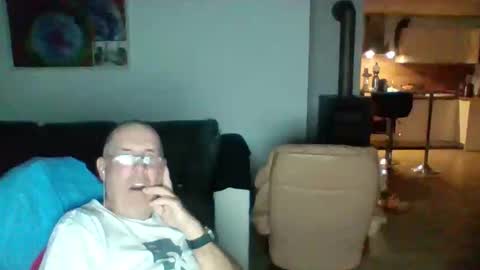 Snapshot of charles6064 chatting on June 2026 02:13:02 AM charles6064 online show from June 2026 02:13:02 AM
