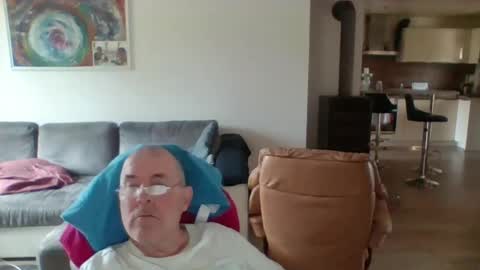 Snapshot of charles6064 chatting on June 2026 07:46:01 AM charles6064 online show from June 2026 07:46:01 AM