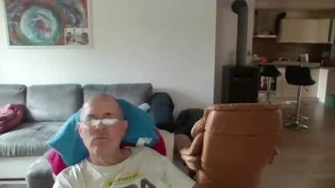 Snapshot of charles6064 chatting on June 2026 10:47:01 AM charles6064 online show from June 2026 10:47:01 AM