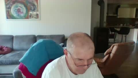 Snapshot of charles6064 chatting on June 2026 11:41:02 AM charles6064 online show from June 2026 11:41:02 AM