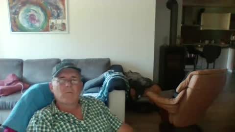 Snapshot of charles6064 chatting on June 2026 10:28:02 AM charles6064 online show from June 2026 10:28:02 AM