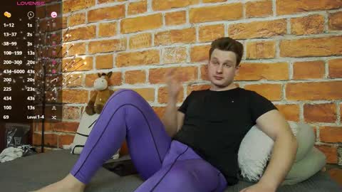 Snapshot of charlie_smiley chatting on January 2026 04:48:02 AM Charlie Smiley online show from January 2026 04:48:02 AM