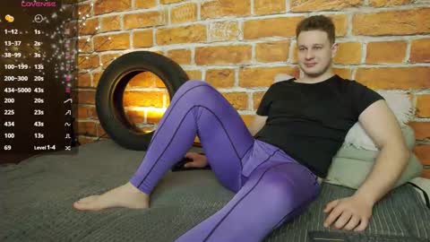 Snapshot of charlie_smiley chatting on February 2026 04:49:02 AM Charlie Smiley online show from February 2026 04:49:02 AM