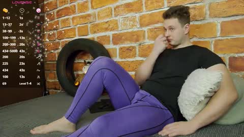 Snapshot of charlie_smiley chatting on February 2026 03:25:01 AM Charlie Smiley online show from February 2026 03:25:01 AM