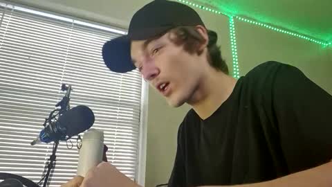 Snapshot of charlied09302 chatting on October 2025 09:17:02 PM char sexiness online show from October 2025 09:17:02 PM