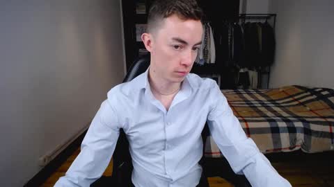 Snapshot of charlieseyer chatting on March 2025 09:03:02 AM carlos reyes online show from March 2025 09:03:02 AM