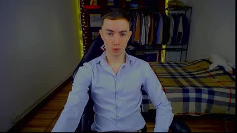 Snapshot of charlieseyer chatting on February 2026 08:52:02 AM carlos reyes online show from February 2026 08:52:02 AM