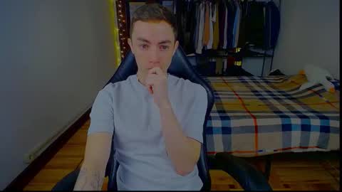 Snapshot of charlieseyer chatting on March 2026 09:26:02 AM carlos reyes online show from March 2026 09:26:02 AM