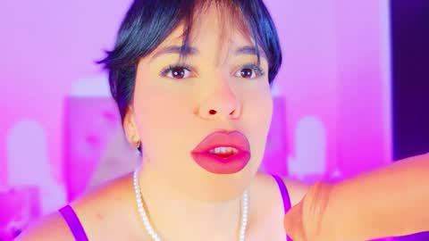 Charloott Evans online show from October 2025 07:22:01 PM