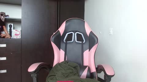 Ale punky online show from November 2025 12:26:01 PM