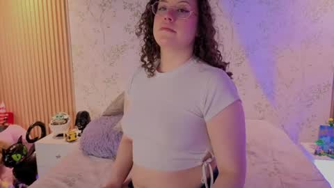 Snapshot of charlote__miller chatting on June 2026 01:00:02 PM You honey online show from June 2026 01:00:02 PM