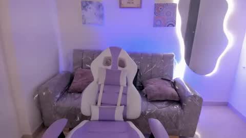    online show from September 2025 03:57:01 PM