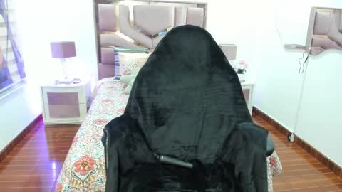 Charlote online show from February 2025 10:25:01 PM