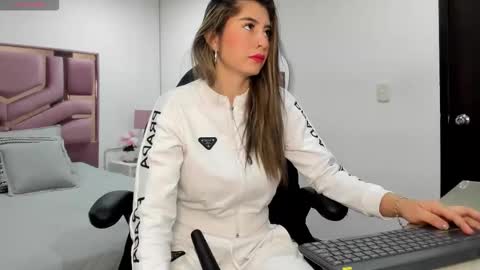 Charlote online show from October 2025 11:32:02 AM