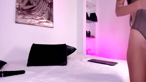 Charlote online show from February 2025 07:38:01 PM