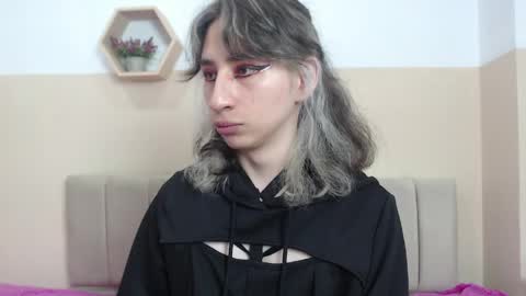 Snapshot of charlothe_dumont chatting on May 2026 01:26:01 PM charlothe_dumont online show from May 2026 01:26:01 PM