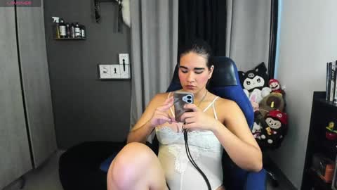 Snapshot of charlott__v chatting on April 2026 10:36:02 PM Valery online show from April 2026 10:36:02 PM