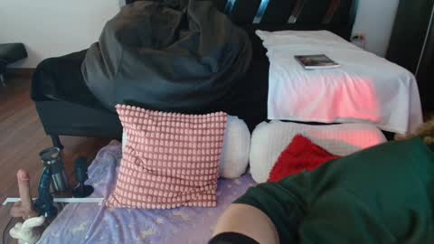 Snapshot of charlotte1117 chatting on January 2025 07:21:01 PM Char 3 online show from January 2025 07:21:01 PM