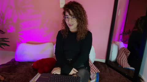 Snapshot of charlotte1117 chatting on March 2025 06:55:01 PM Char 3 online show from March 2025 06:55:01 PM