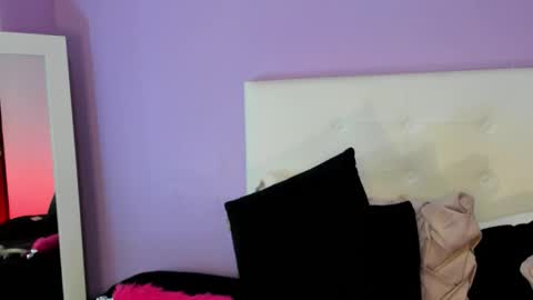 Snapshot of charlotte1117 chatting on September 2025 03:23:02 PM Char 3 online show from September 2025 03:23:02 PM